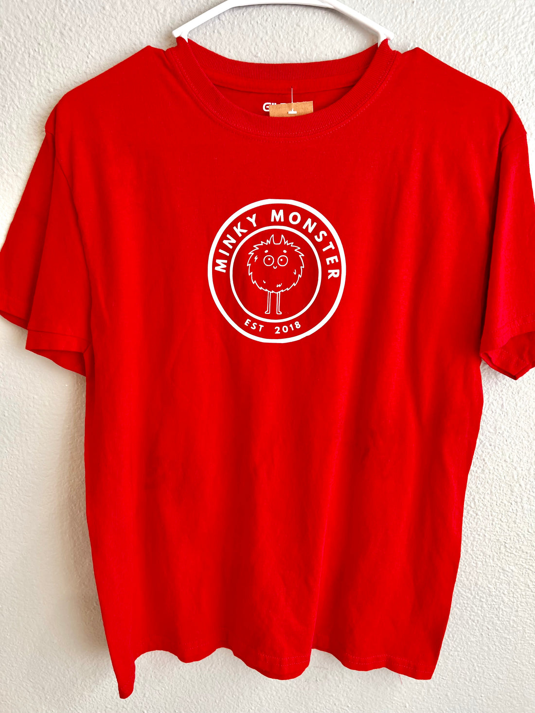 Red circle "Minky Monster" t-shirt - YOUTH -white circle