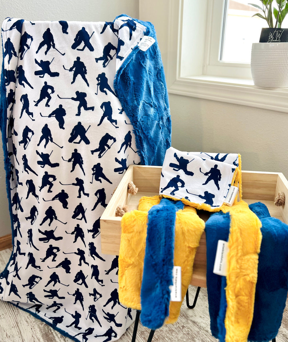 *Some IN STOCK * Blue Hockey - Aberdeen Cougars Luxe Minky Blanket - PRE-ORDER (Made to Order)