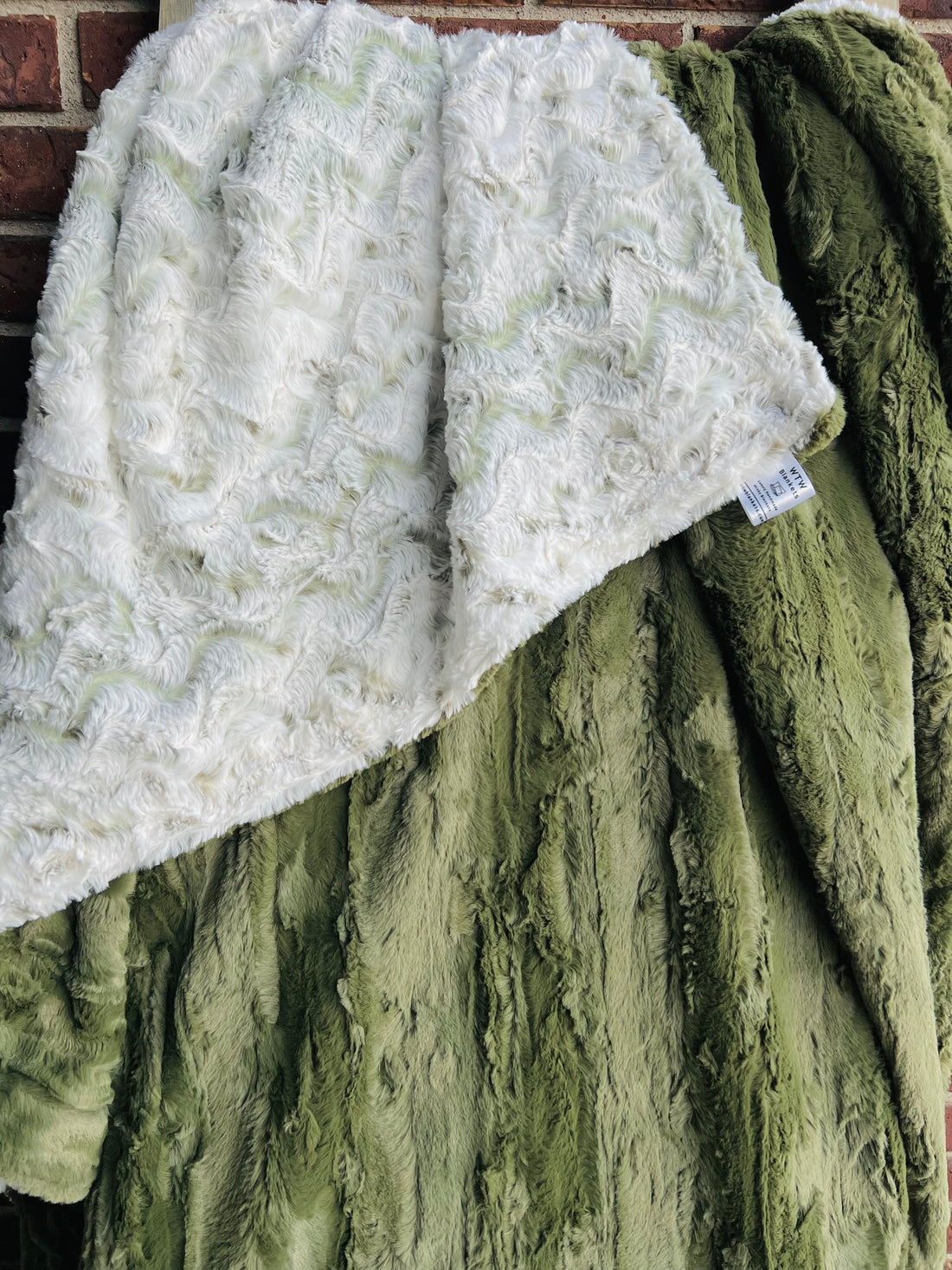 Snowy Owl "Basil" - Luxe Cuddle Minky Blanket - PRE-ORDER