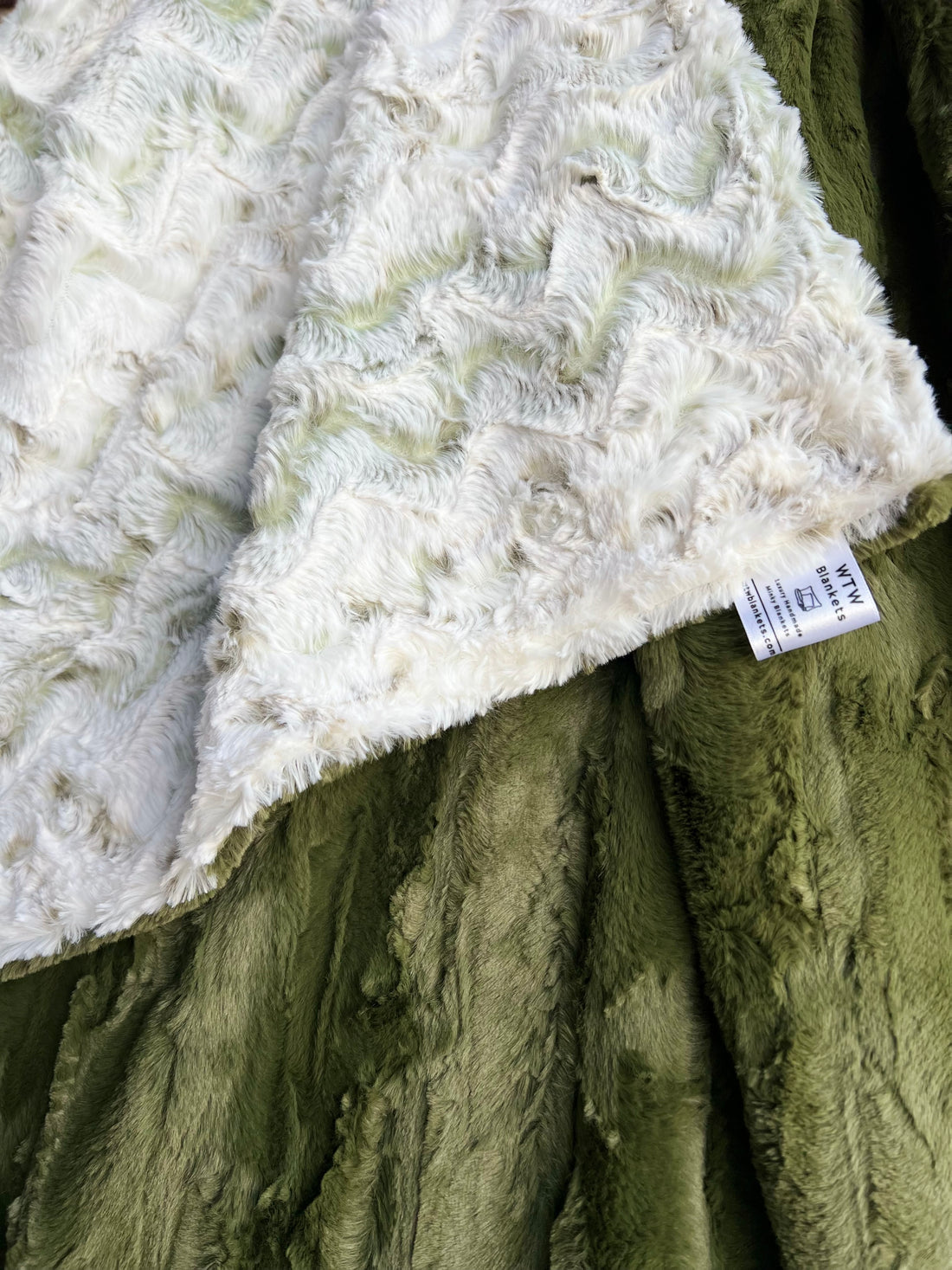 Snowy Owl "Basil" - Luxe Cuddle Minky Blanket - PRE-ORDER