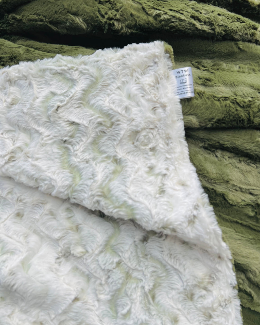 Snowy Owl "Basil" - Luxe Cuddle Minky Blanket - PRE-ORDER