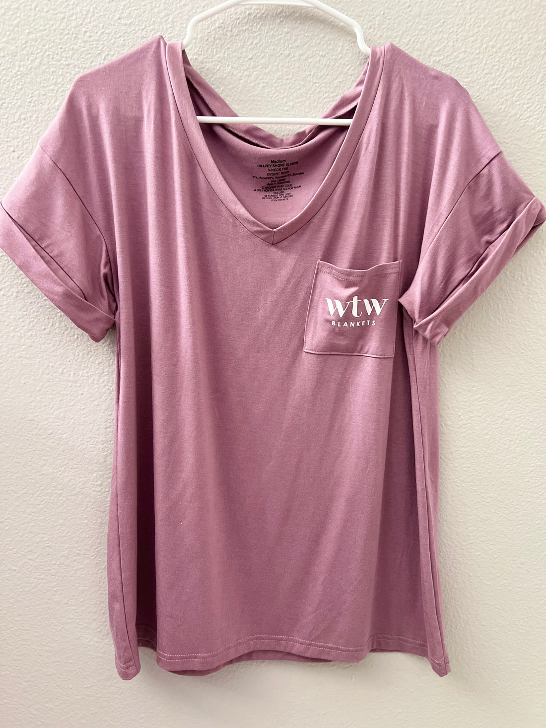 Dusty Rose Drapey Short Sleeve "WTW Blankets" White Print Pocket T-shirt